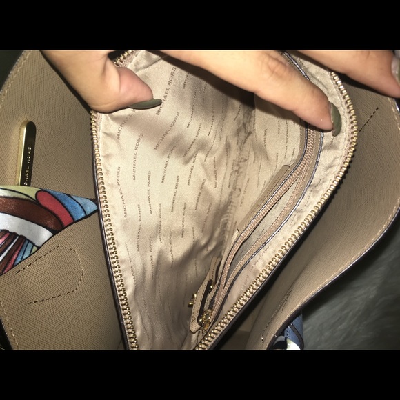 ❌sold❌Michael Kors Mercer - Picture 5 of 6